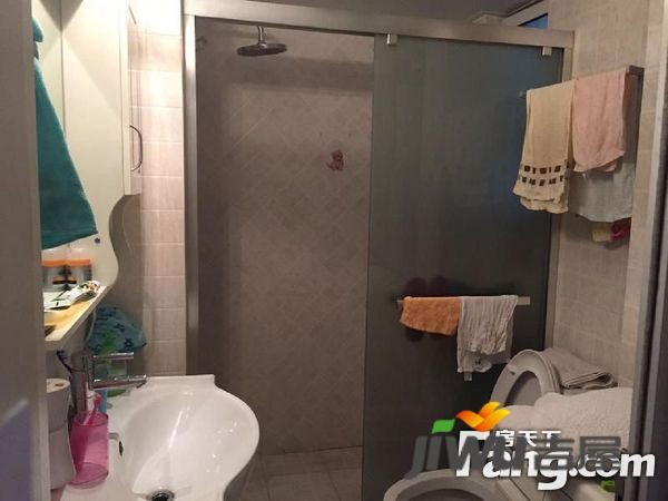 置业顾问的我 愿以自己的 热情真诚为您服务 为您找到一个 温馨舒适的家 可能此房子信息不够详细, 如有其他任何问题, 请电话联系我,我会很高兴接听你的电话,详细、耐心的您你解答! 如果此房您不满意, 请给我来电话,我会根据您的需求,当前的市场价位,房产市场的走势,给您推荐合适的社区,合适的房子。从千百个房源帖子中,您能选择我, 是咱们的缘分,尽心尽力为您做好 您选择我的理由 绝不录入虚假信息吸引客户,我的房源绝对真实存在 绝不故意报低价格骗取信任,巧言变通愚弄我的客户 绝不胡乱分析市场促成交易,尽量